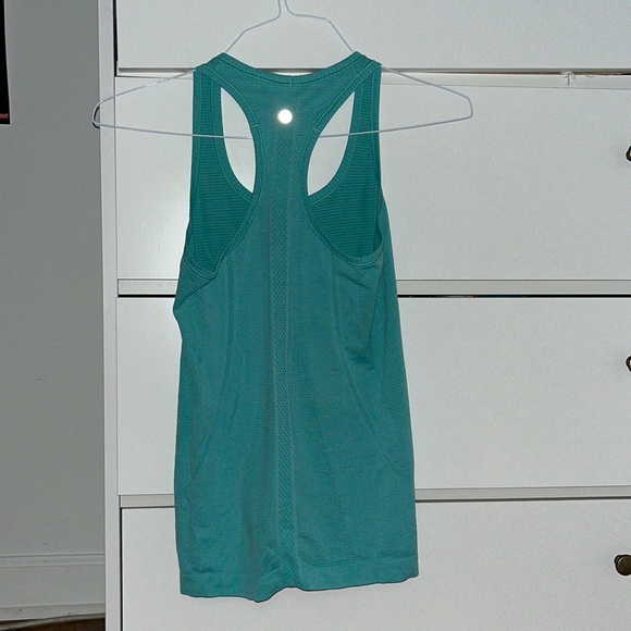 Teal Lululemon tank top, so cute 💕💕 - Picture 2 of 3